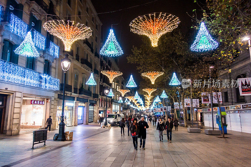 巴塞罗那portal del angel navidad圣诞商店人们横着